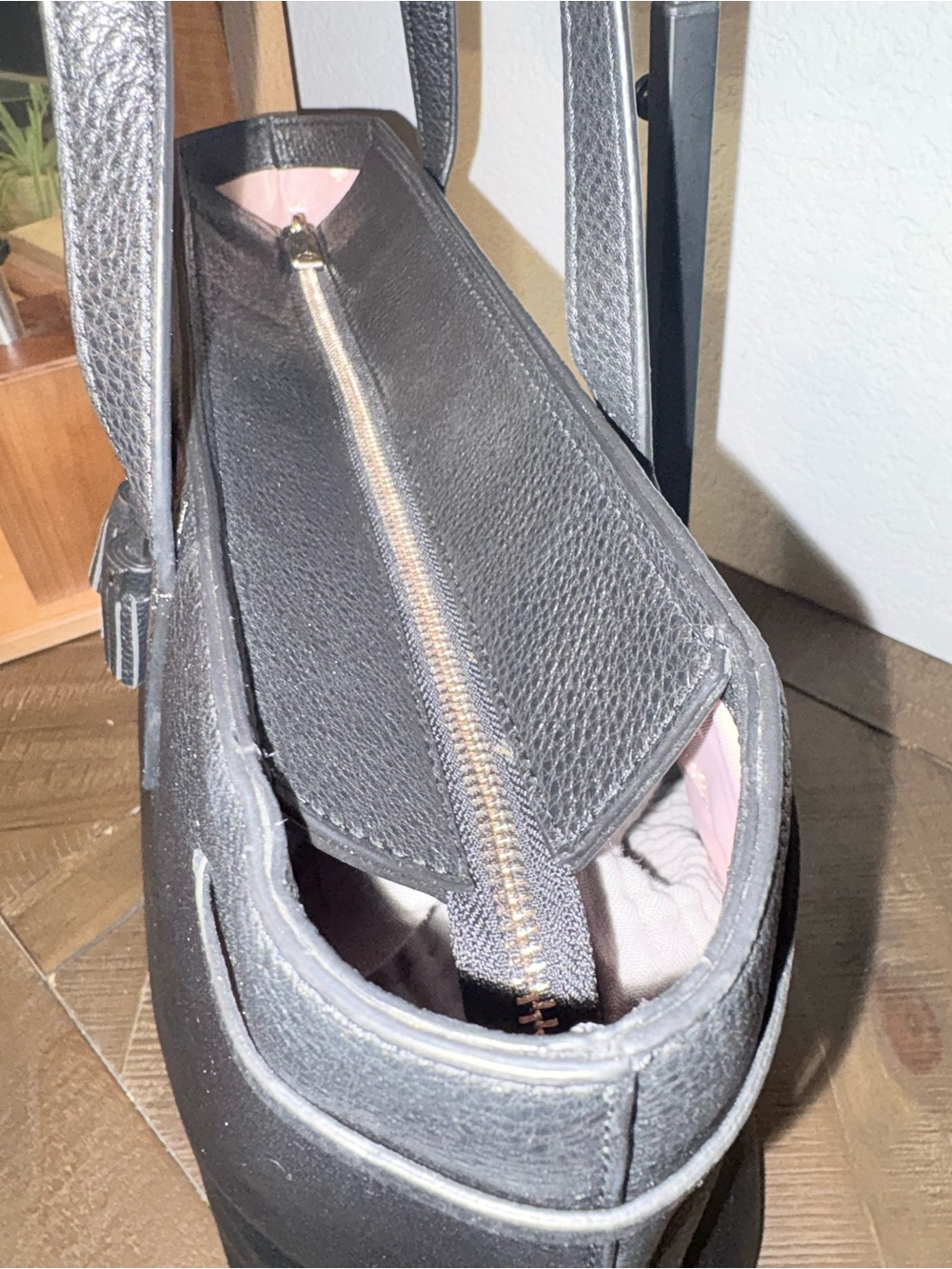 Kate Spade Hayes Black Pebbled Leather Tassel Tote EUC - Picture 4 of 12